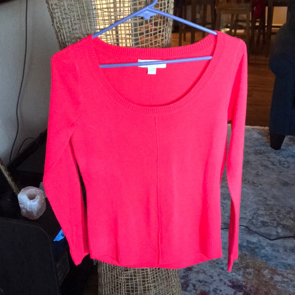 Nicki Minaj light sweater